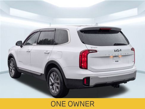 Used 2023 Kia Telluride LX image 4