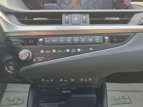 Used 2021 Lexus ES 350 Ultra Luxury w/ Accessory Package 2 image 28