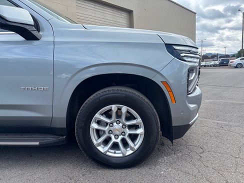 Used 2025 Chevrolet Tahoe LT AWD/4WD image 2