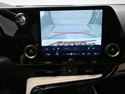 Used 2024 Lexus NX 250 FWD w/ Towing Package (2000 Lbs) image 9
