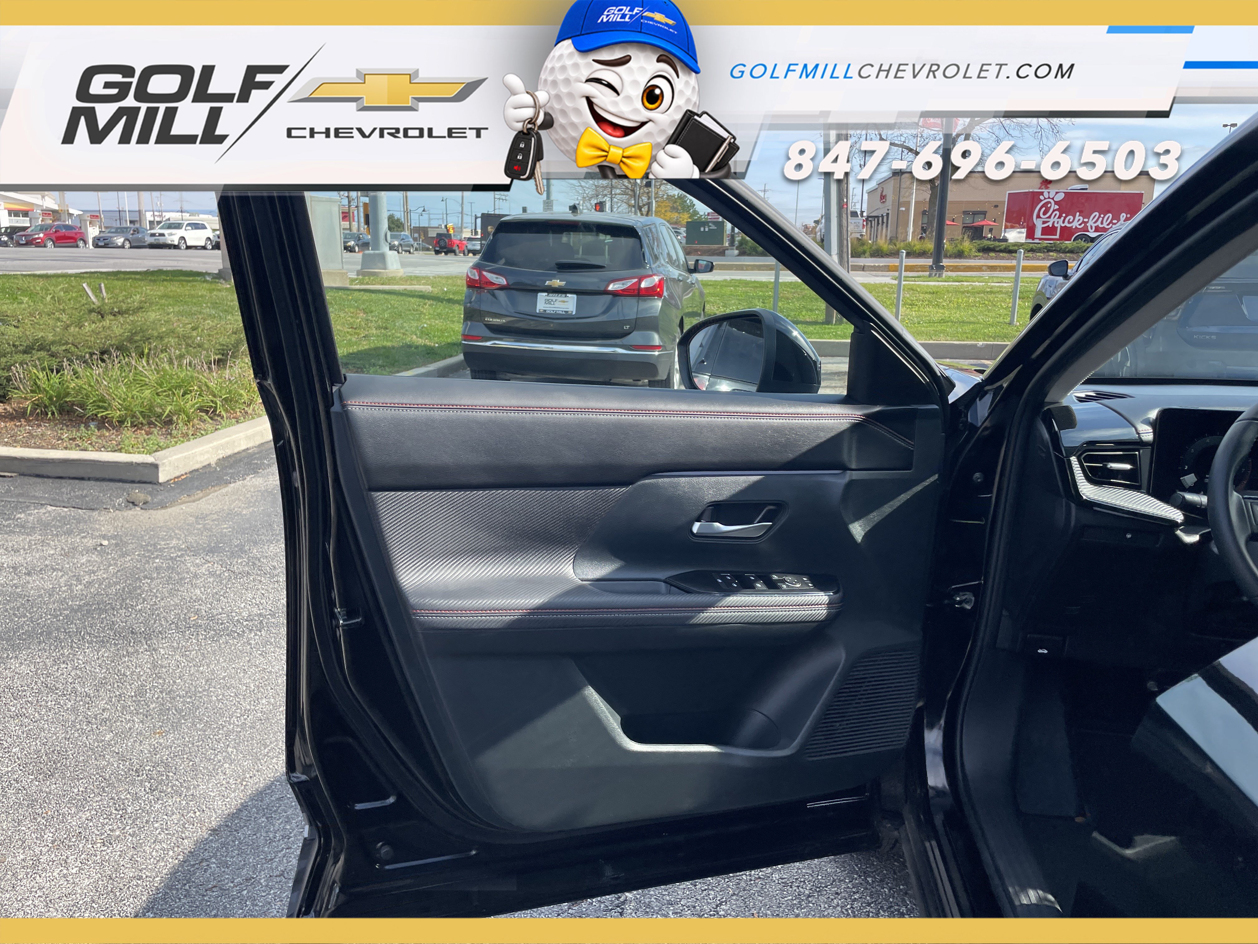 Used 2025 Nissan Kicks SR AWD/4WD image 12