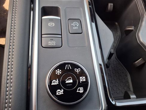 New 2026 Nissan Pathfinder Platinum AWD/4WD image 34