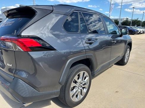 Used 2023 Toyota RAV4 XLE Premium FWD image 3