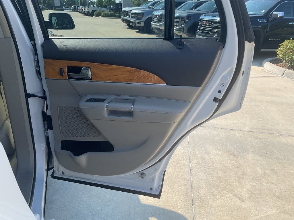 Used 2014 Lincoln MKX FWD w/ Equipment Group 102A image 16