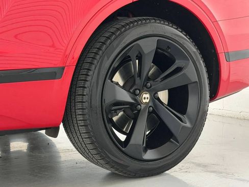 Used 2019 Bentley Bentayga AWD/4WD image 44