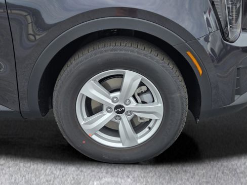 New 2025 Kia Sorento LX image 4