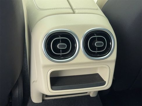 Used 2024 Mercedes-Benz C 300 Sedan image 38