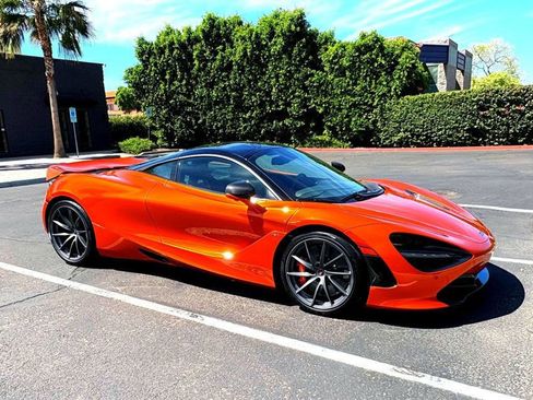 Used 2018 McLaren 720S image 1