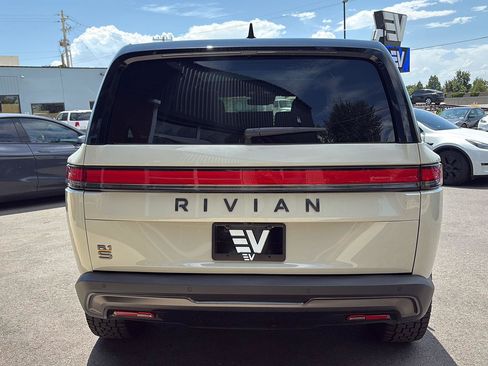 Used 2025 Rivian R1S Adventure AWD/4WD image 7