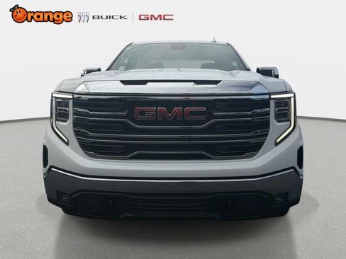 Used 2026 GMC Sierra 1500 SLT AWD/4WD image 8