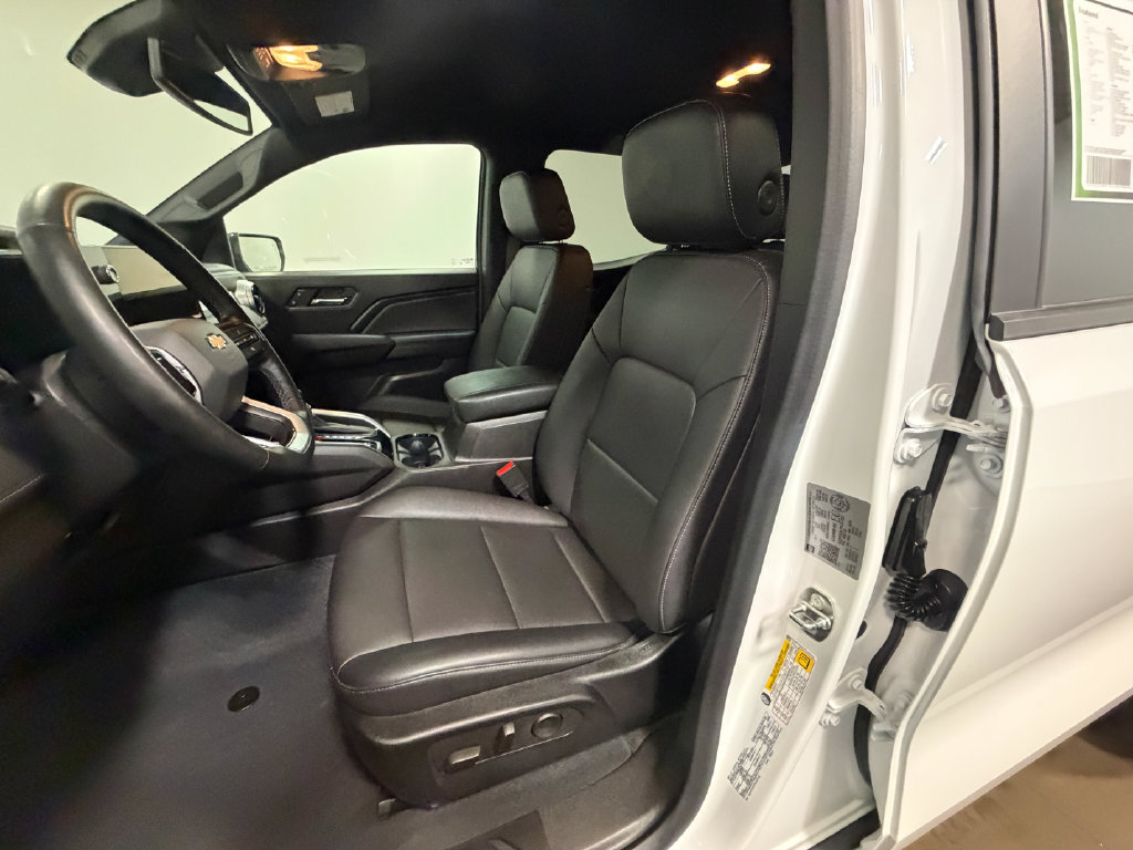 Used 2023 Chevrolet Colorado LT w/ LT Convenience Package III AWD/4WD image 12