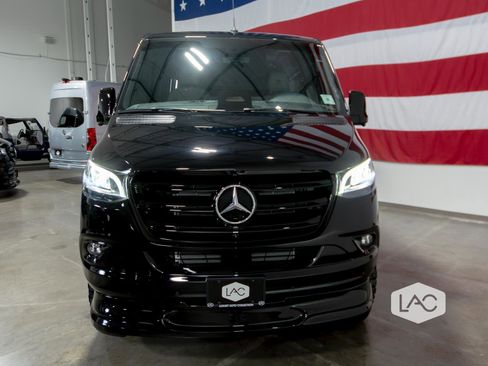 Used 2025 Mercedes-Benz Sprinter 2500 image 6