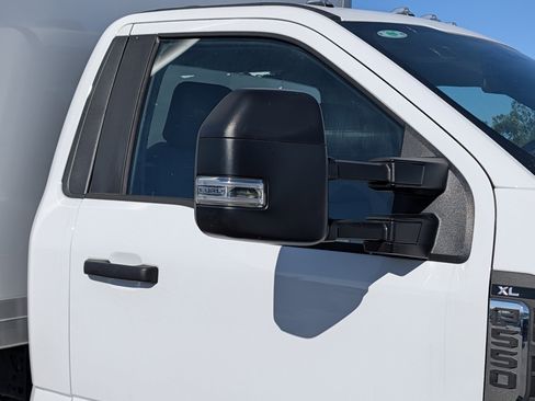 New 2025 Ford F550 4x4 Regular Cab Super Duty image 11