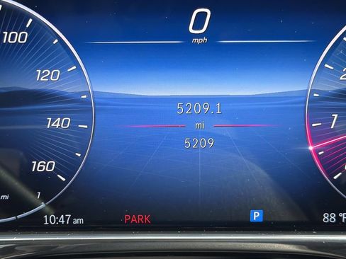 Used 2025 Mercedes-Benz E 350 4MATIC Sedan image 27