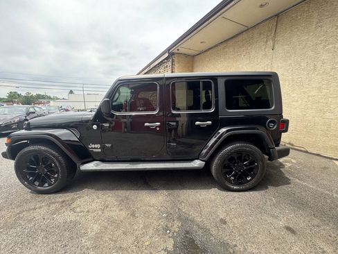 Used 2018 Jeep Wrangler Unlimited Sport S AWD/4WD image 3