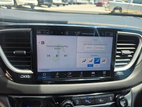 Used 2025 Chrysler Pacifica Select FWD image 21