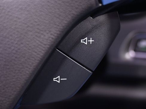 Used 2024 Chevrolet Camaro LT image 39