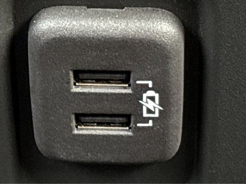 Used 2023 Chevrolet Traverse LT image 33