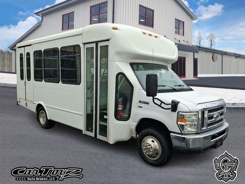 Used 2015 Ford E-350 and Econoline 350 Super Duty RWD image 1
