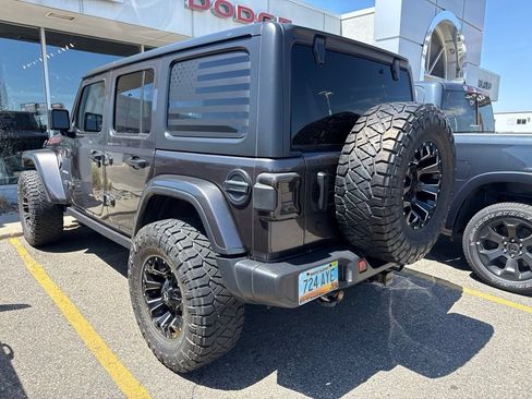 Used 2019 Jeep Wrangler Unlimited Sahara AWD/4WD image 5