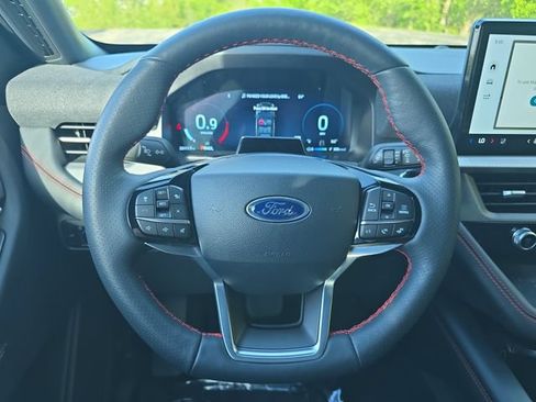 Certified 2025 Ford Explorer ST-Line w/ ST-Line Street Pack AWD/4WD image 18