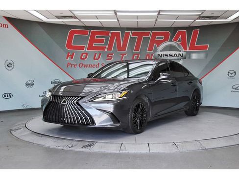 Used 2022 Lexus ES 350 w/ Premium Package FWD image 2