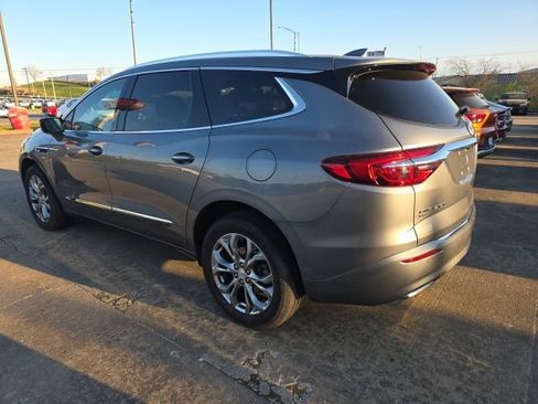 Used 2021 Buick Enclave Avenir w/ Avenir Technology Package image 4