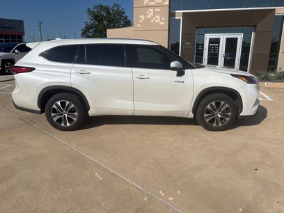 Used 2021 Toyota Highlander XLE