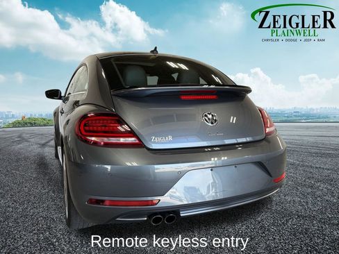 Used 2018 Volkswagen Beetle 2.0T SE FWD image 4