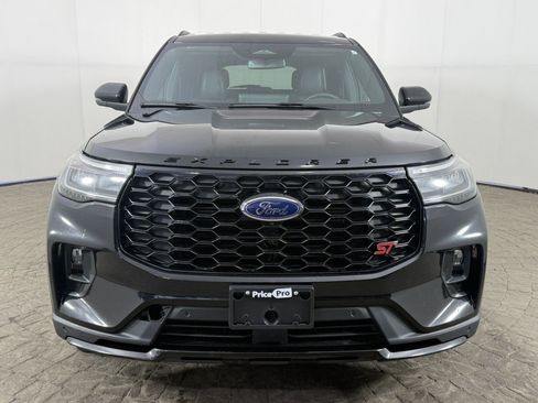 Certified 2025 Ford Explorer ST RWD image 2