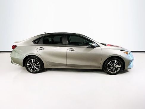 Used 2023 Kia Forte LXS w/ LXS Technology Package FWD image 8
