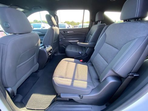 Used 2024 Chevrolet Traverse LT FWD image 24