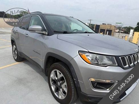 Used 2018 Jeep Compass Limited AWD/4WD image 5