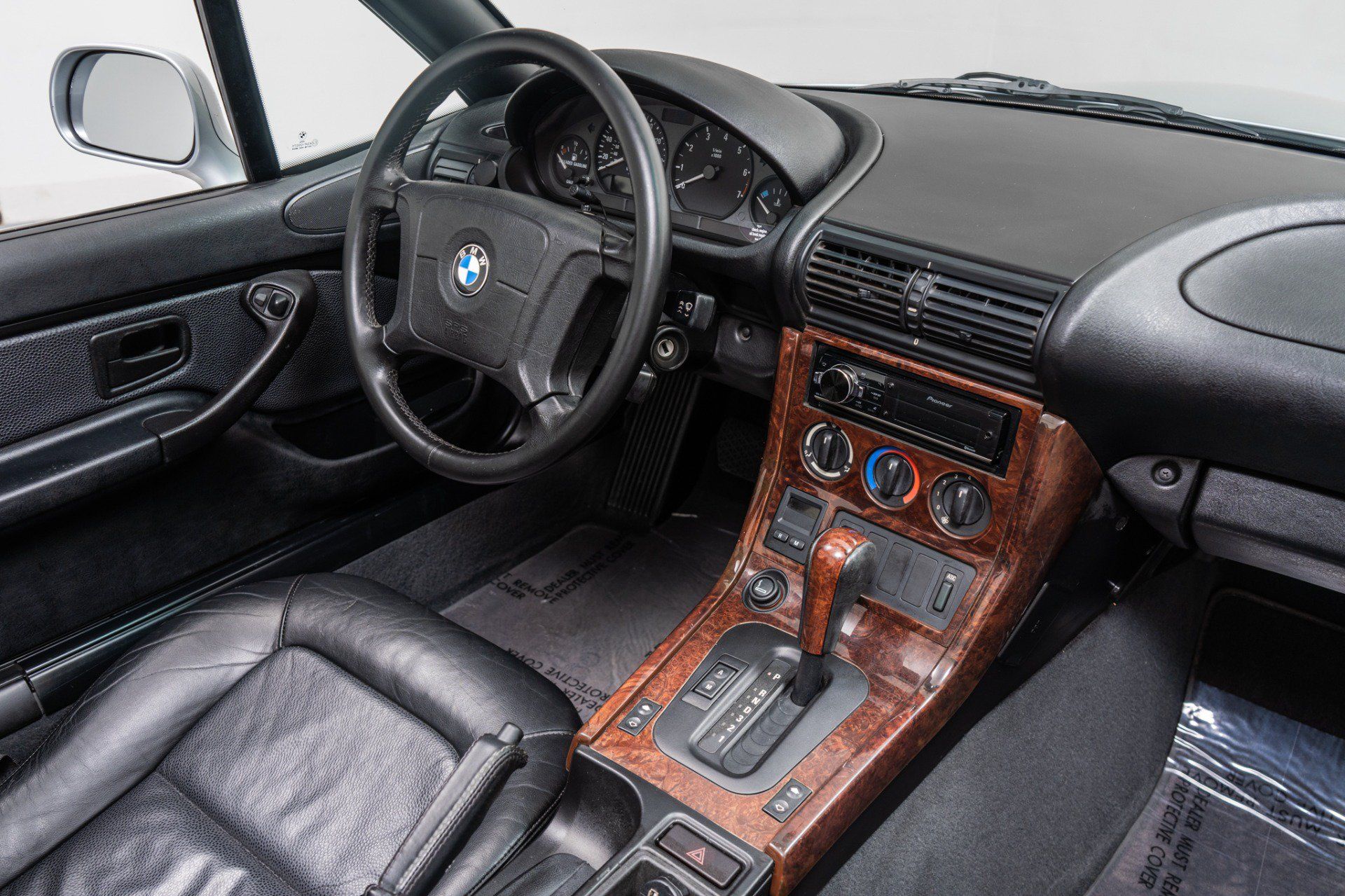Used 1997 BMW Z3 2.8 RWD image 25