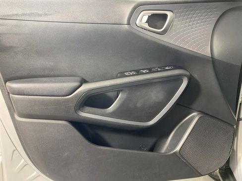 Used 2021 Kia Soul S image 24
