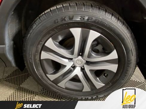 Used 2017 Toyota RAV4 LE w/ Carpet Mat Package AWD/4WD image 32