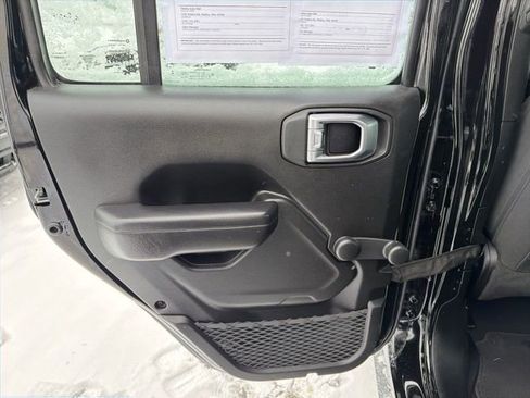 Used 2023 Jeep Gladiator Sport image 17