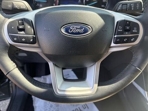 Used 2023 Ford Explorer XLT w/ Equipment Group 202A AWD/4WD image 10