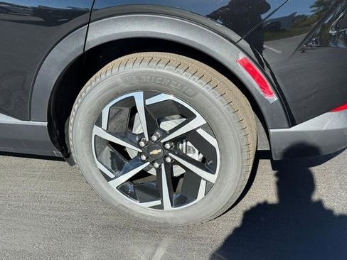 New 2026 Chevrolet Equinox EV LT image 5