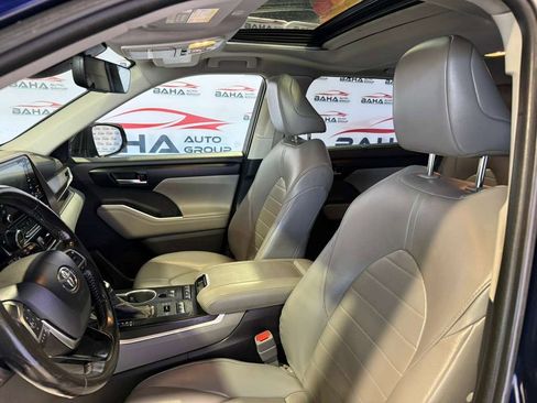 Used 2021 Toyota Highlander XLE image 28