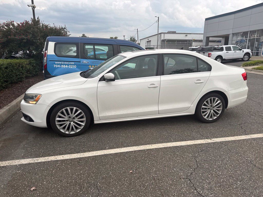 Used 2013 Volkswagen Jetta SEL FWD image 9