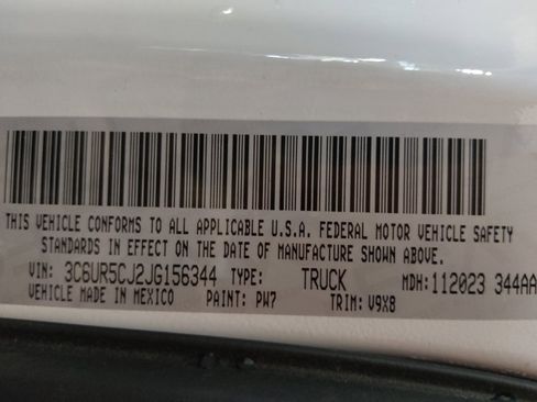 Used 2018 RAM 2500 Tradesman w/ Chrome Appearance Group image 33