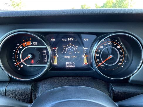Used 2021 Jeep Gladiator Sport AWD/4WD image 15