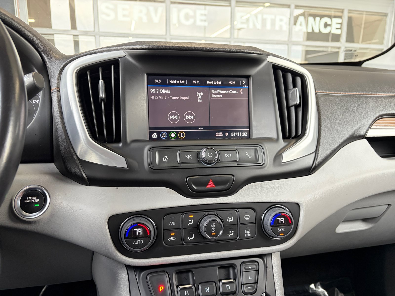 Used 2020 GMC Terrain SLE w/ Driver Convenience Package AWD/4WD image 12