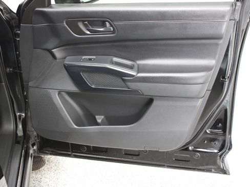 Used 2024 Nissan Pathfinder S FWD image 34