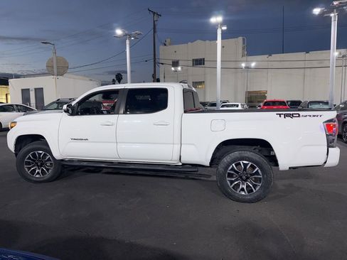 Used 2021 Toyota Tacoma TRD Sport w/ Technology Package image 11