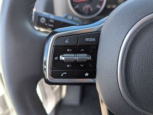 Certified 2024 Kia Carnival LX image 25