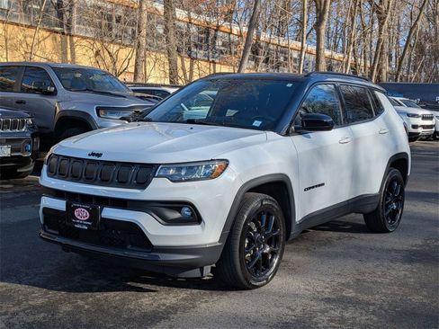 Certified 2022 Jeep Compass Altitude w/ Sun and Sound Group image 8