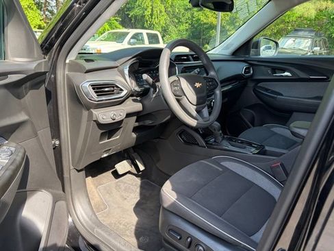 Used 2023 Chevrolet TrailBlazer LT w/ Convenience Package AWD/4WD image 8