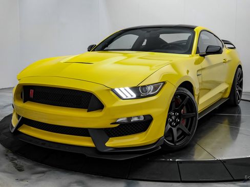 Used 2017 Ford Mustang Shelby GT350R w/ GT350R Equipment Group 920A RWD image 6
